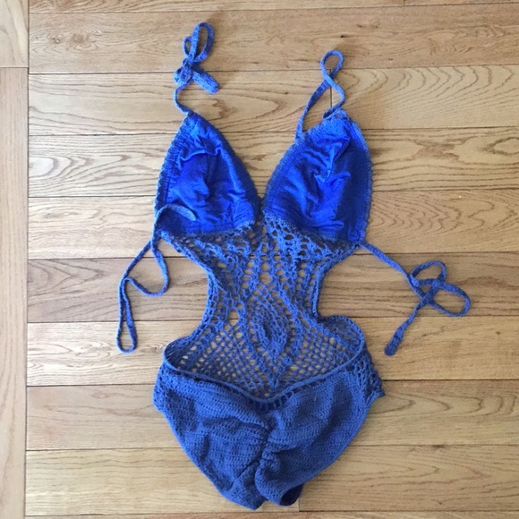 One piece crotchet blue bathing suit by Doll & Co - Picture 5 of 8
